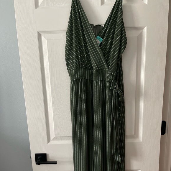 Romper - Picture 1 of 4